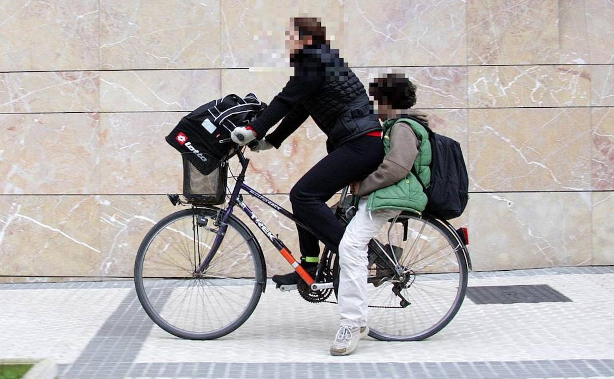 Bicicleta mujer discount para llevar niños